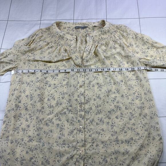 Vince Top Womens Small Cream Gray Silk Floral Smocked Blouse Cottage Feminine - Picture 8 of 9